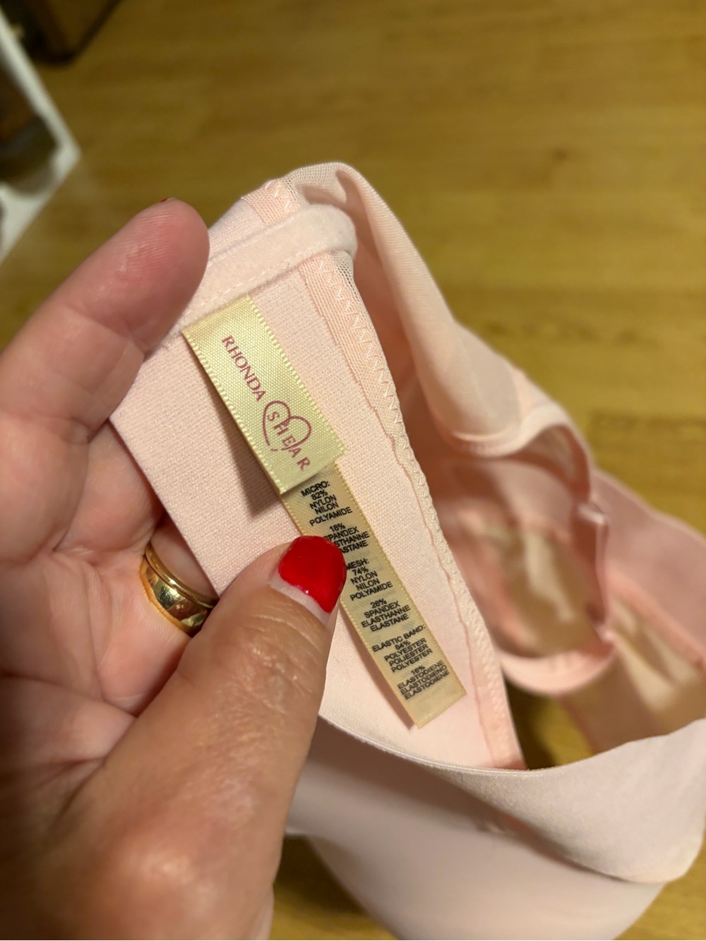 Rhonda Shear Light Pink Seamless Molded T-Shirt Bra- NWOT, never worn - Picture 6 of 7